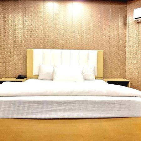 Hotel Visit Inn Executive Лахор Экстерьер фото